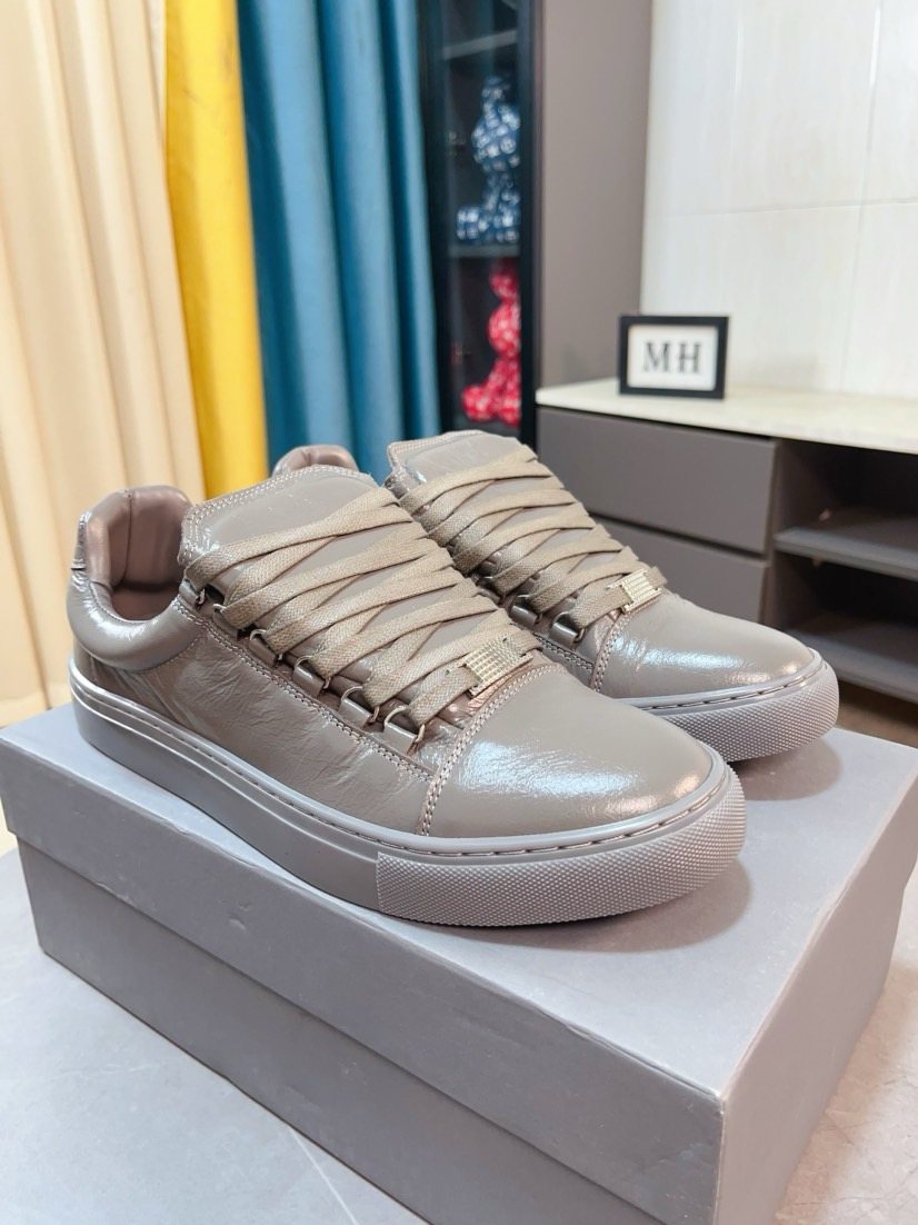 Balenciaga Textured Lace-Up Low-Top Sneakers — front