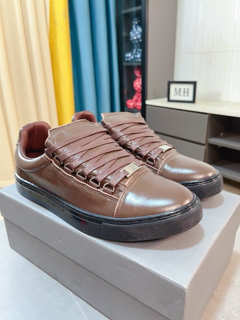 Balenciaga Textured Lace-Up Low-Top Sneakers — front